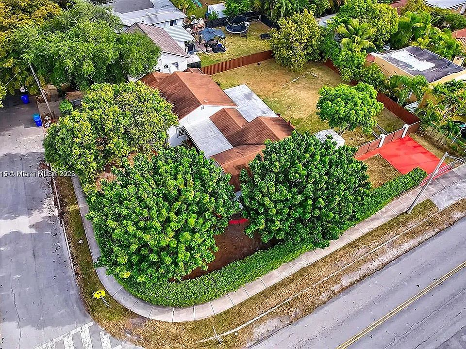 1st image of 435 SW 33rd Ave