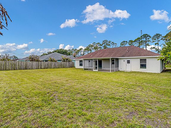 4th image of 2125 SW Salvatierra Boulevard