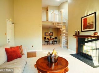 6076B Essex House Sq, Alexandria, VA 22310