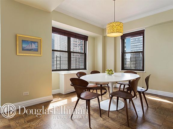 4th image of 305 E 40th St APT 20F