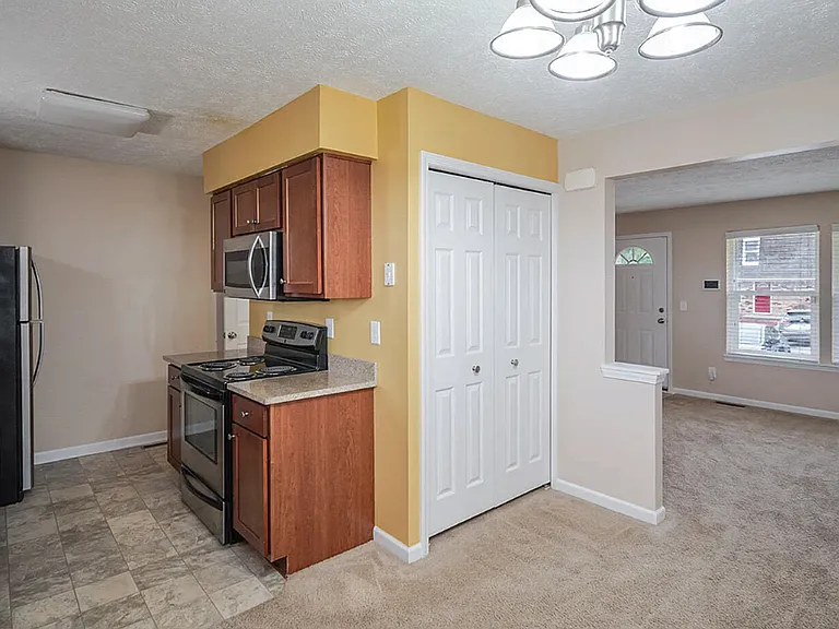 6113 Scotmar Dr — Photo 7