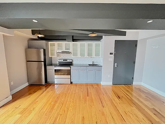 Rented by MADEHOME | media 7