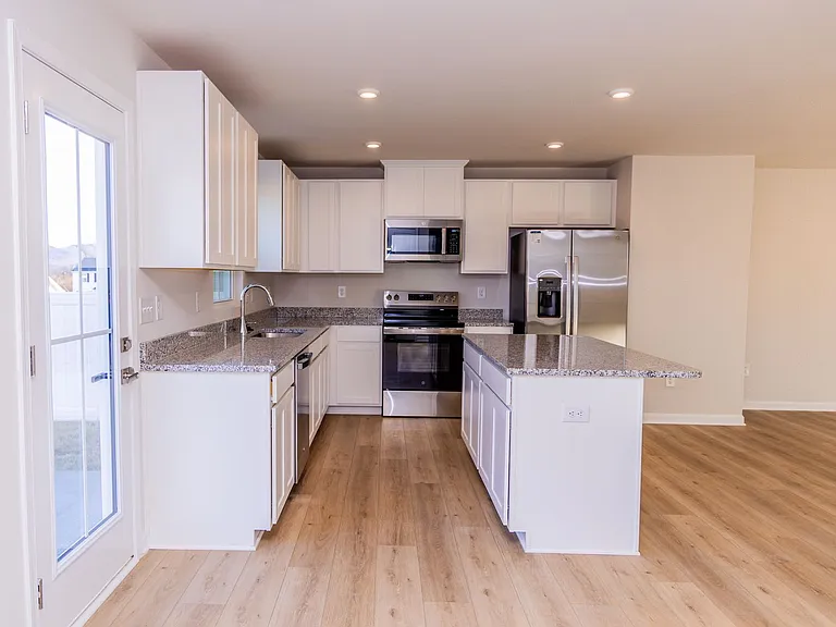 327 White Birch Rd — Photo 5