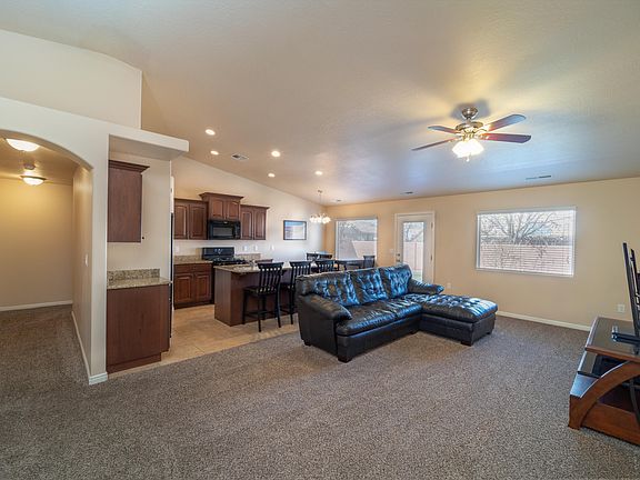 3rd image of 1139 N Camel Springs Dr
