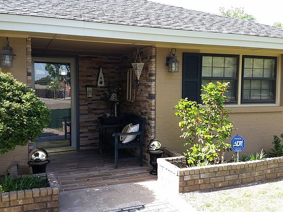 2nd image of 1421 Piedmont Dr
