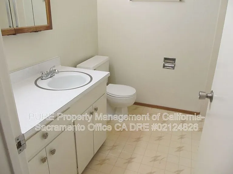 4525 Pennsylvania Ave #B — Photo 33