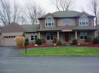 12 Jacobs Point Rd, Warren, RI 02885