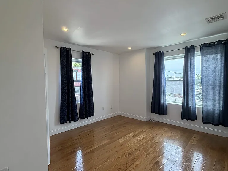 3463 Princeton Ave — Photo 4