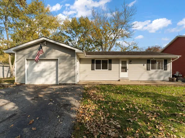 15819 East Dr, Lowell, IN 46356