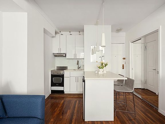 2nd image of 5 Tudor City Pl APT 1806