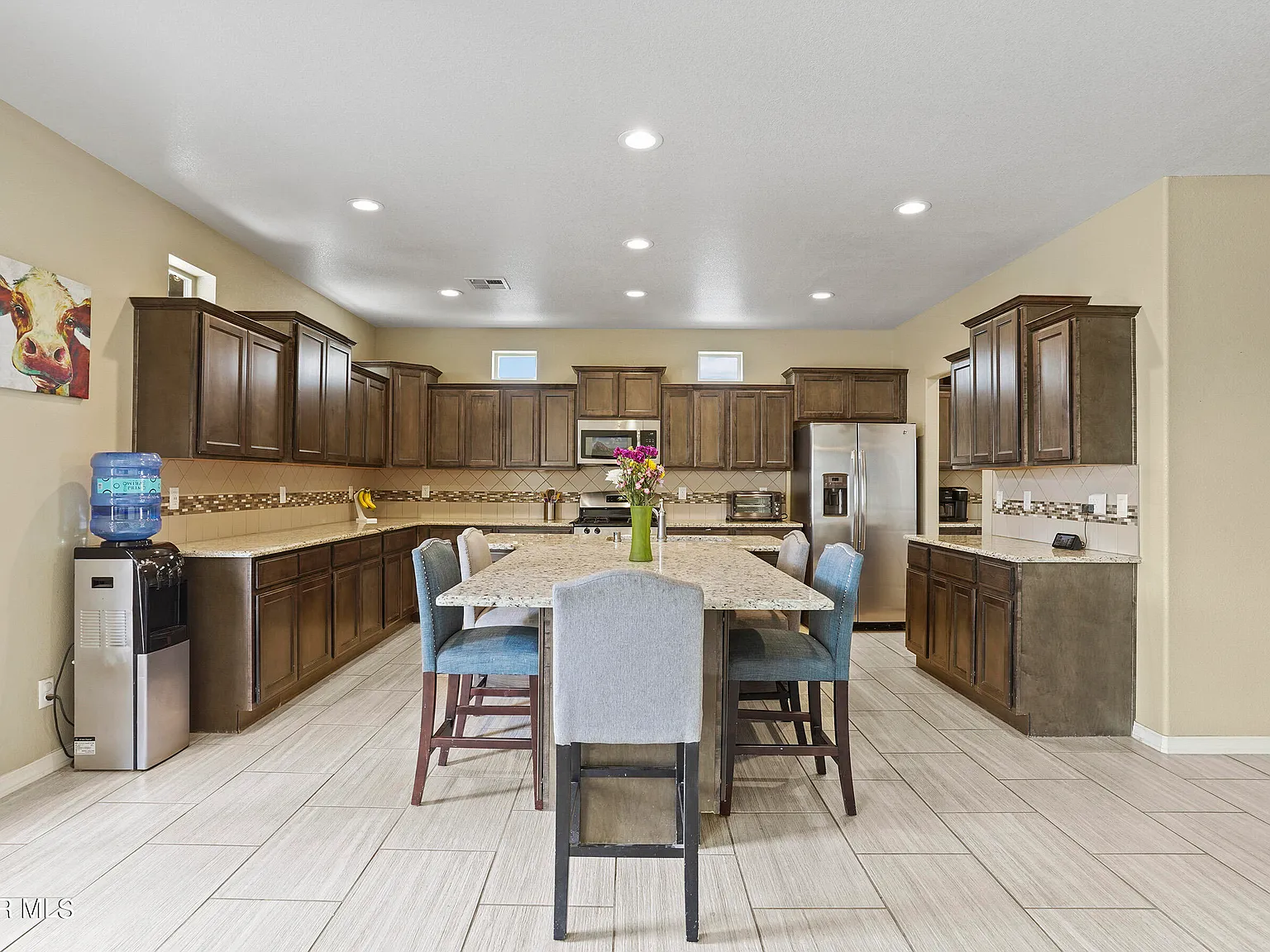 4 bed, 2.5 bath, 3381 sqft, $2,400 — Photo 4