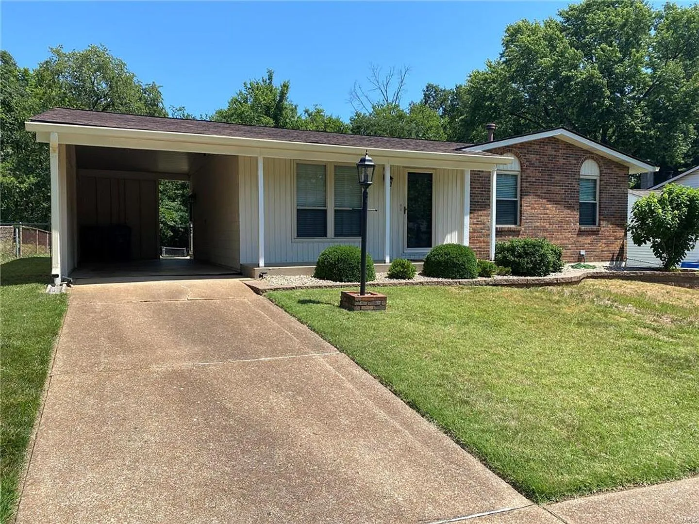 1849 San Luis Rey Parkway | Saint Louis 63026 — Photo 2