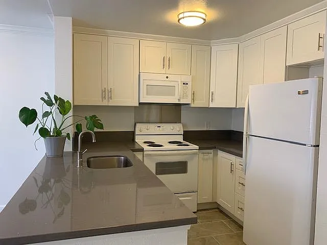 8889 Caminito Plaza Centro #7123 — Photo 3