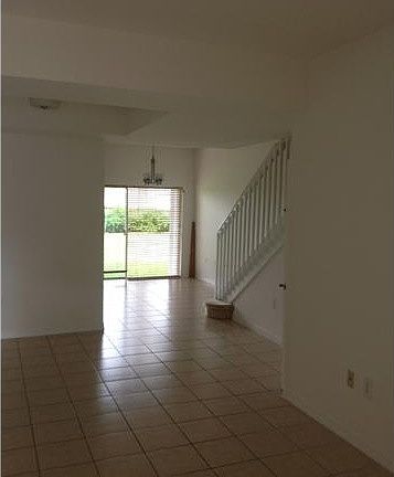 3rd image of 9020 W Flagler St APT 5