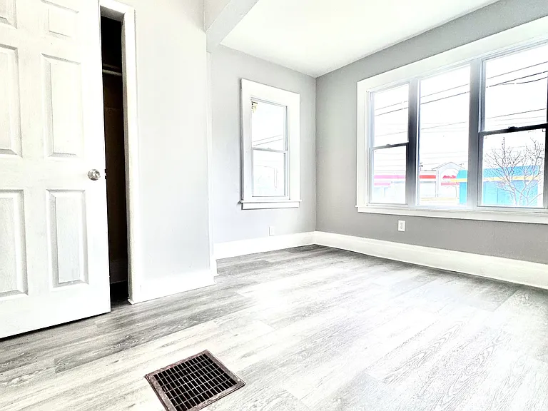 339 Hampshire St #1 — Photo 6