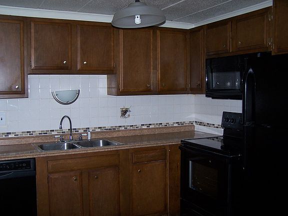 5th image of 1110 Mercury Dr Unit 1B
