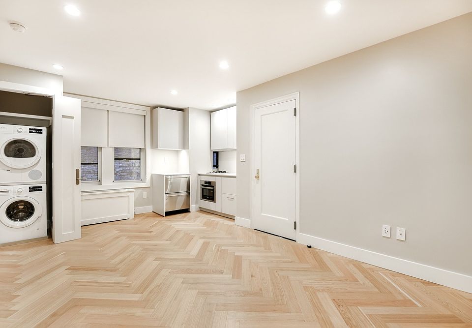 1st image of 225 W 23rd St #2253Q