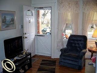 2nd image of 5025 Eldridge St