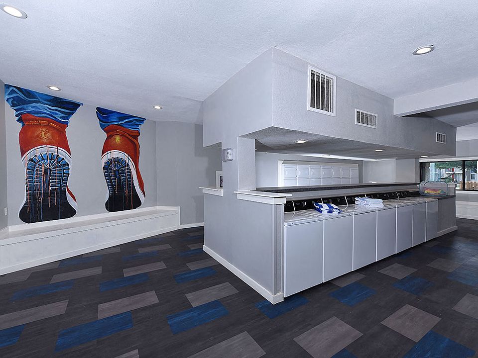 Desert Sands - Laundry Facility