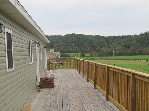3rd image of 1940 Oak Ln