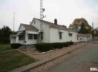 304 Brooks St, Carmi, IL 62821