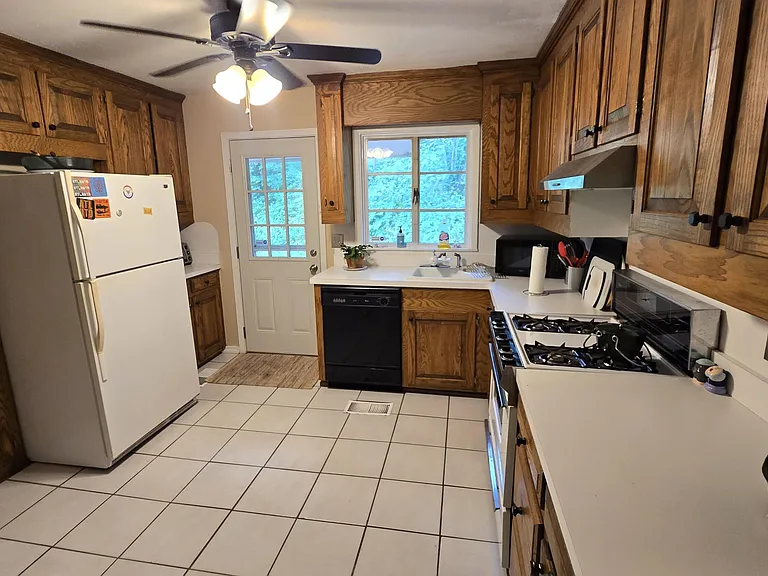 1119 Manship St — Photo 16
