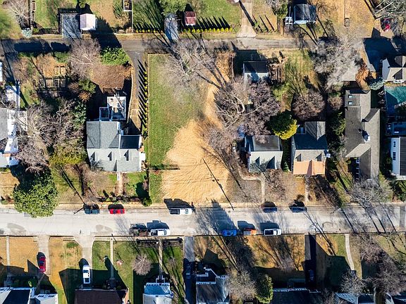 5th image of 808 Parkwood Ave