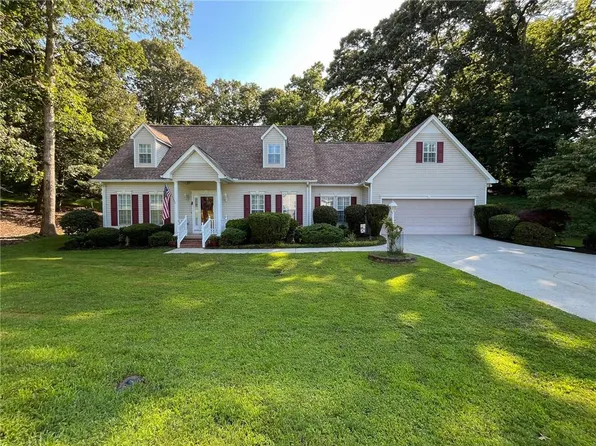 2503 N Oaks Dr, Gainesville, GA 30506