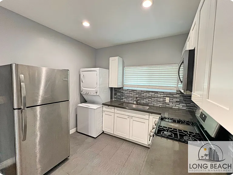 2525 E 10th St #5 — Photo 2