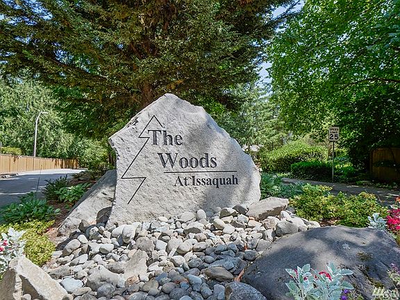 3rd image of 750 Kalmia Ct NW