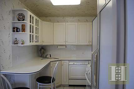 2nd image of 3215 Arlington Ave APT 5C
