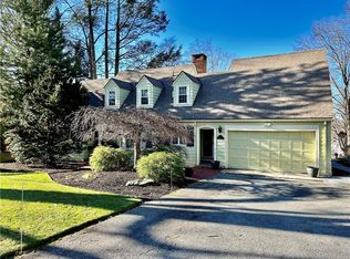 63 White Birch Rd, Cranston, RI 02920