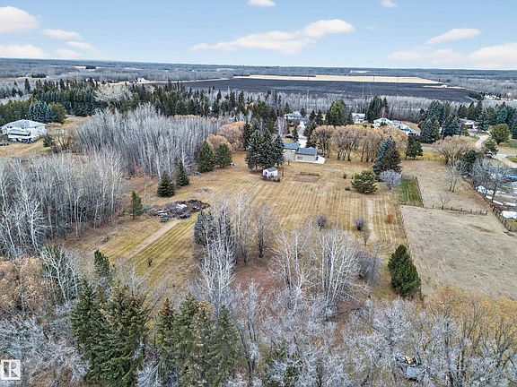 4th image of 51528 Range Rd #262-37