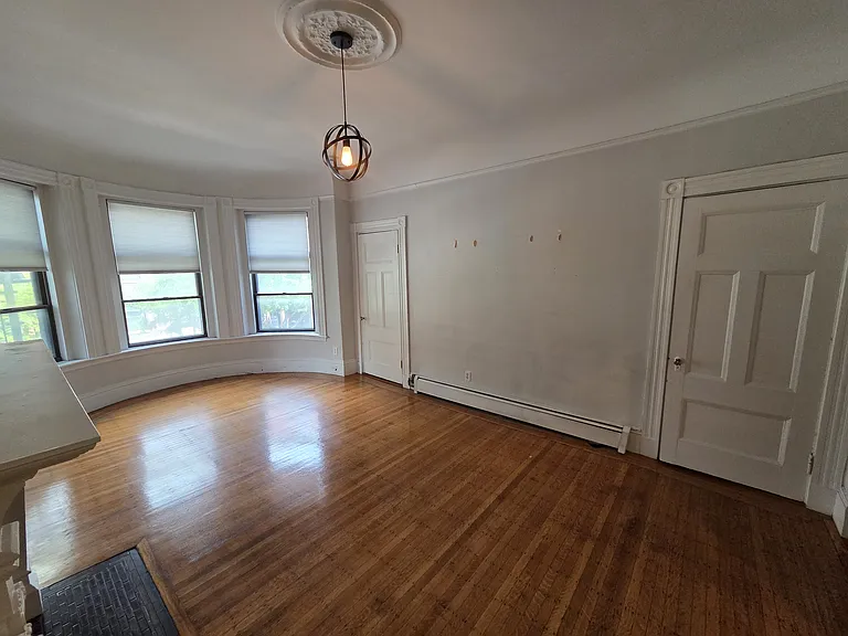 499 Beacon St #4 — Photo 5