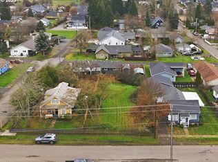 409 E Monroe St #6, Carlton, OR 97111