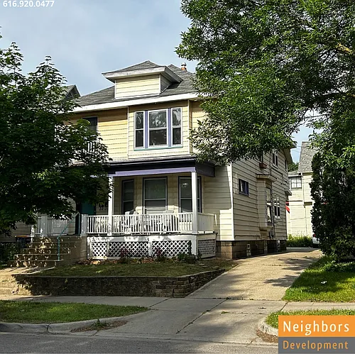 260 Eastern Ave SE #1 Photo 1