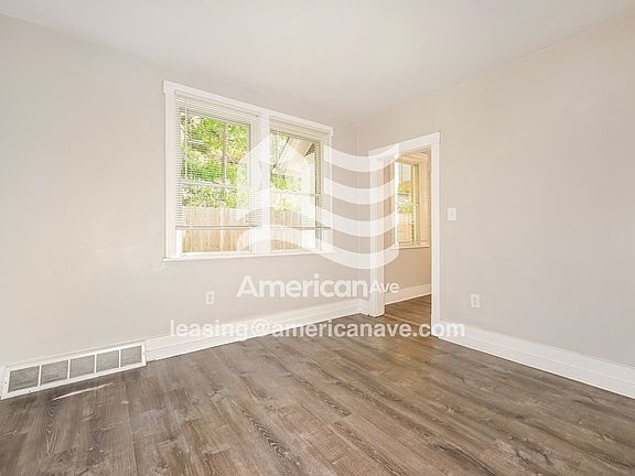 735979_004_dining_room_5.jpg
