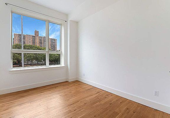 4th image of 73 Montrose Ave #4C