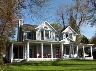 1723 E Lakeshore Dr, Twin Lakes, WI 53181
