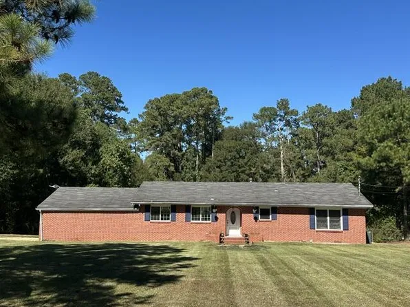 67 College Dr, Laurel, MS 39440