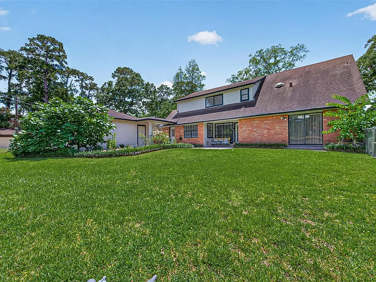105 Glenmora Ct — Photo 49