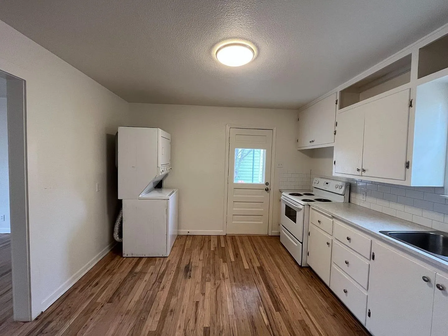Great 2 Bedroom 1 Bathroom Property — Photo 4