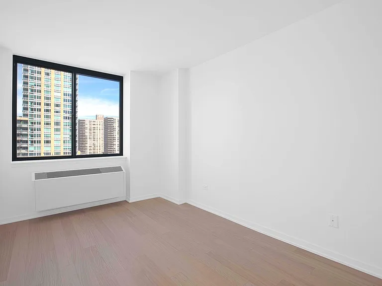 75 W End Ave #P19E — Photo 9