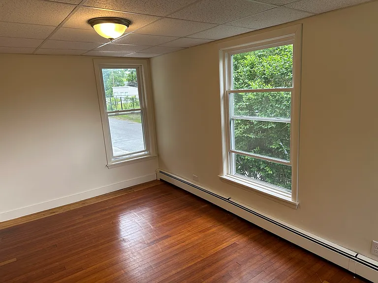 13 Browns Ct — Photo 4
