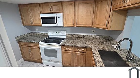 4th image of 10006 NW 6th St