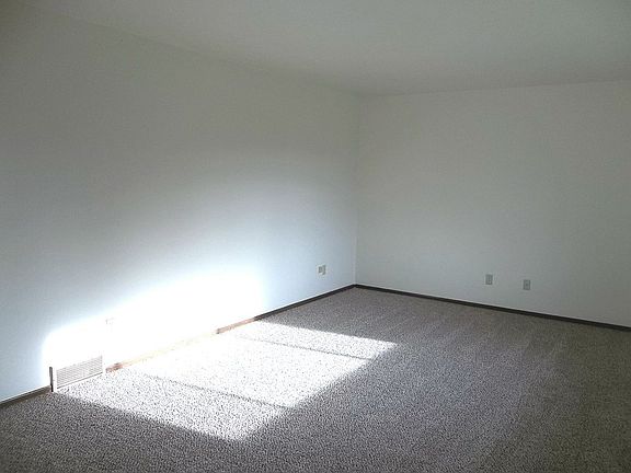 2nd image of 1604 Larch St #1606