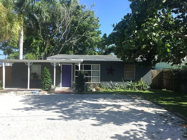105 Colonia Ln, Nokomis, FL 34275