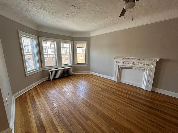 3rd image of 12065 Edgewater Dr APT 19