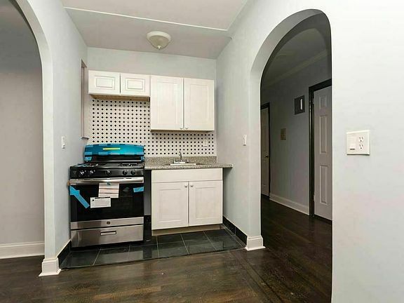 4th image of 14018 Ash Ave APT 3J