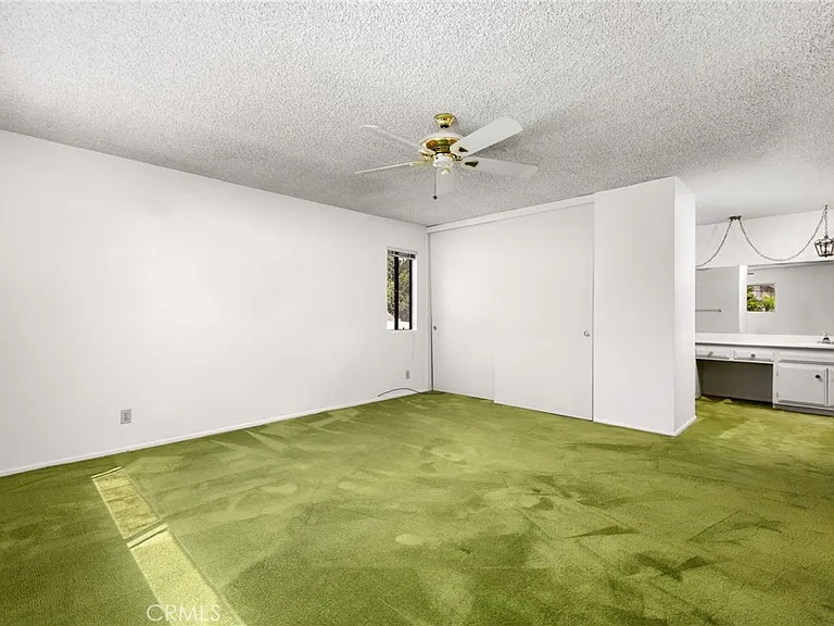 5 Carol Pine Ln — Photo 34